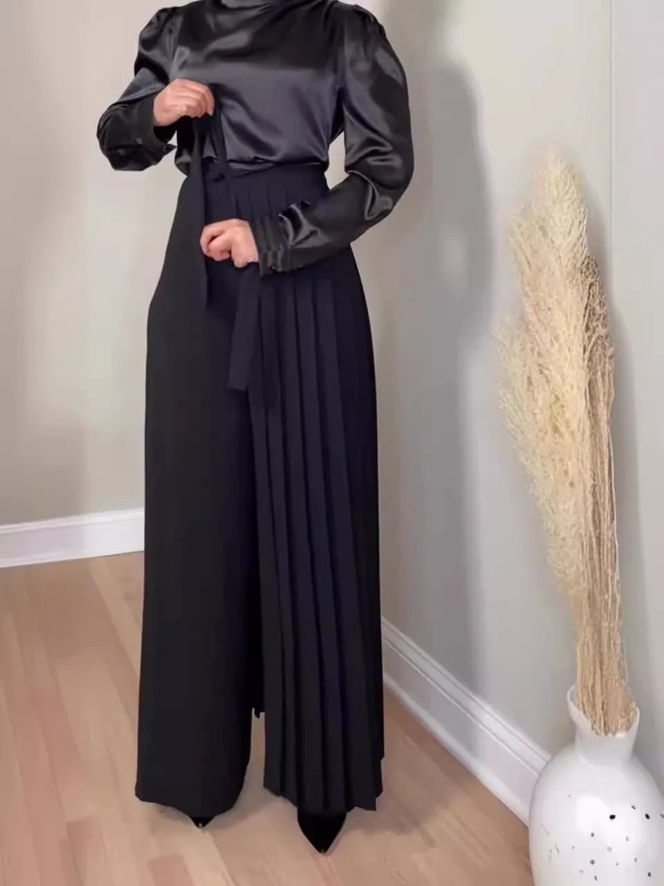 Calça Plissada Esmeralda- Elegância, Charme e Sofisticação em uma peça exclusiva!