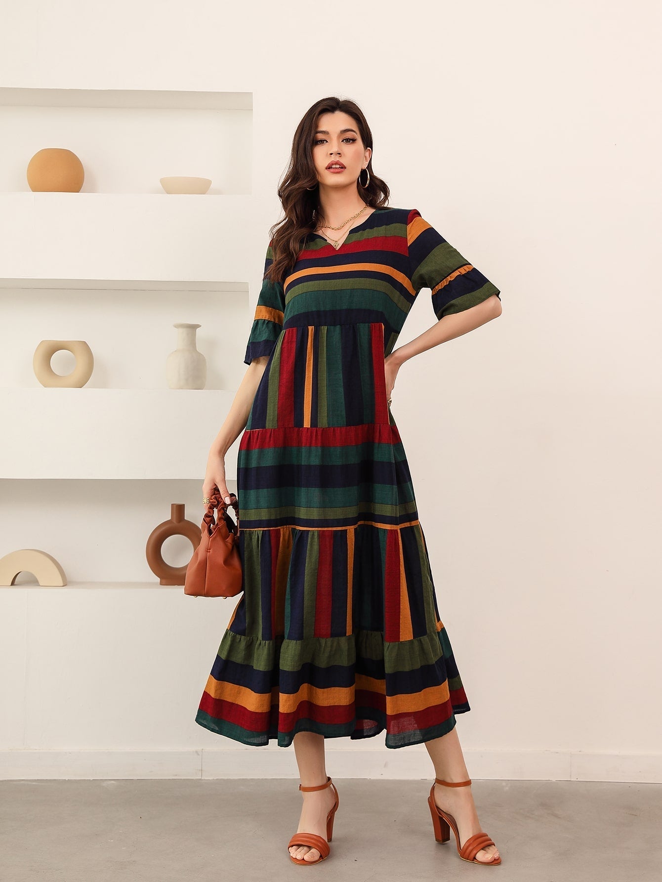 Vestido listrado Bianca- Elegância e charme em cada detalhe