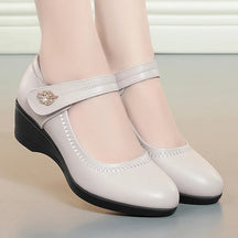 Sandália Ortopédica Feminina - Manuella- Descubra o equilíbrio perfeito entre estilo e conforto